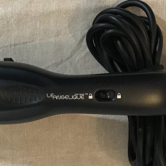 Professional Grade Waver & Curling Iron – 2" Ceramic - 450°F - Picture 12 of 15